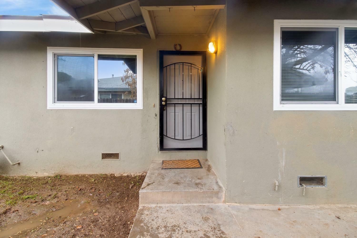 Property Photo:  7735 Loucreta Drive  CA 95828 