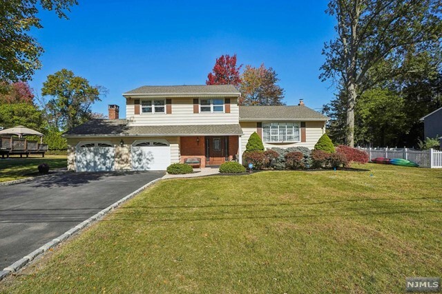 Property Photo:  7 Partridge Court  NJ 07054 