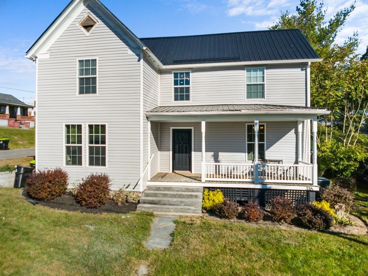 Property Photo:  336 2nd Street SW  VA 24301 