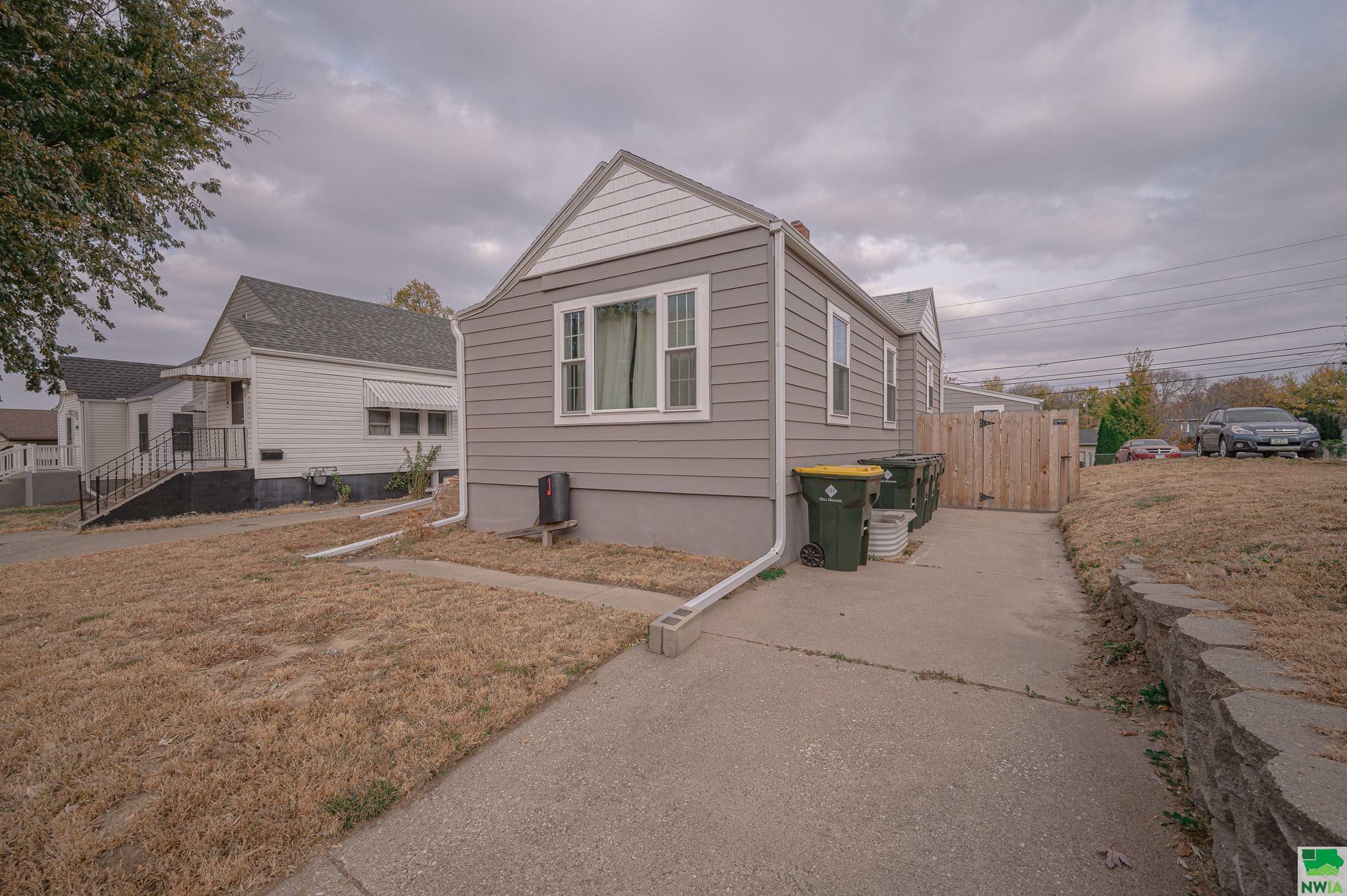 Property Photo:  2544 S Lakeport St  IA 51106 