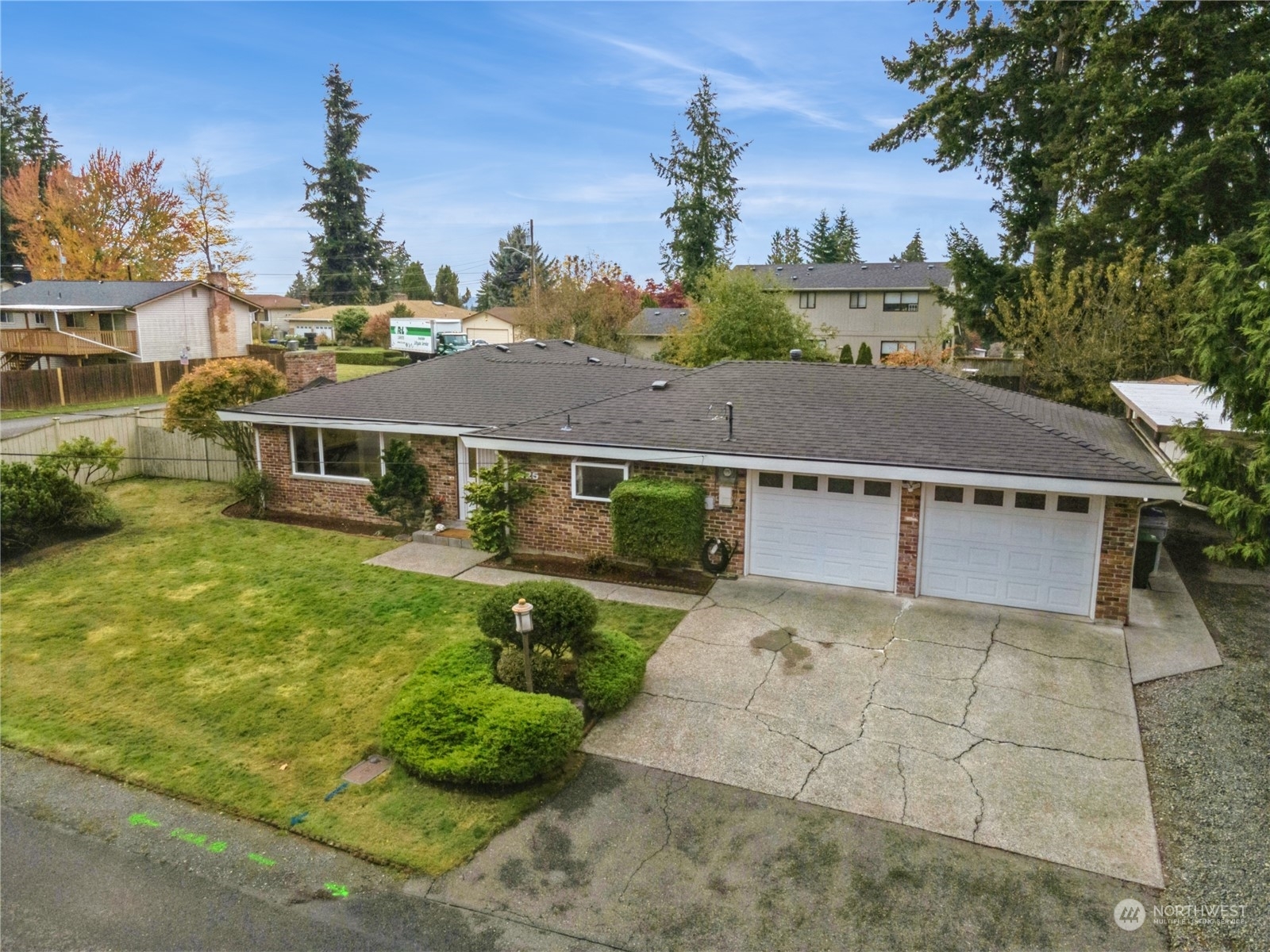 Property Photo:  2125 Harrington Place NE  WA 98056 