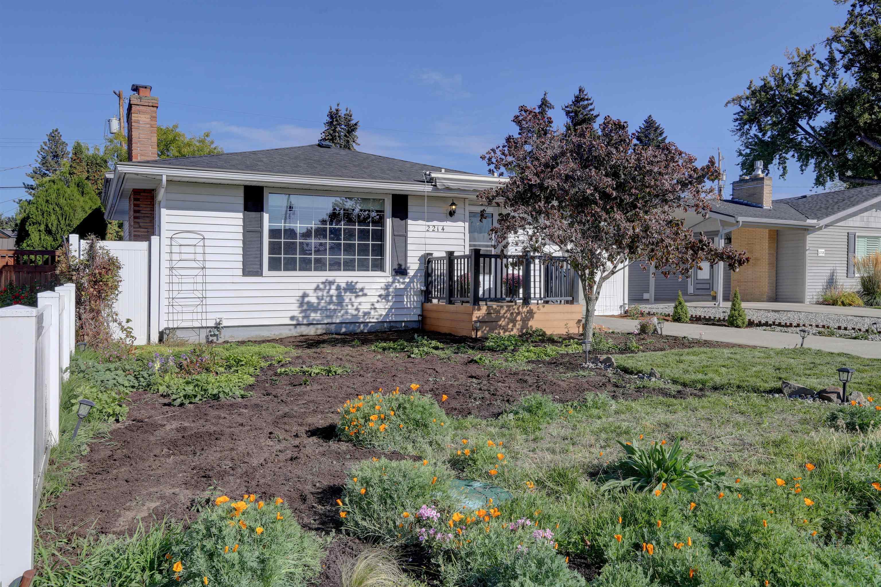 Property Photo:  2214 W Providence Ave  WA 99205 