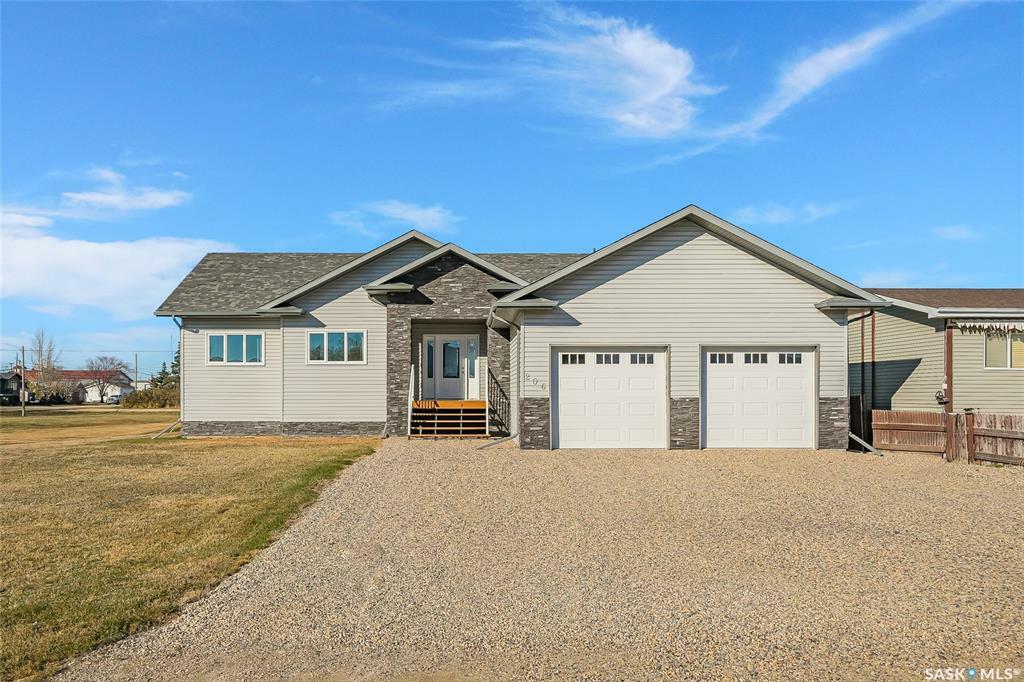 Property Photo:  206 2nd Avenue  SK S0G 2E0 