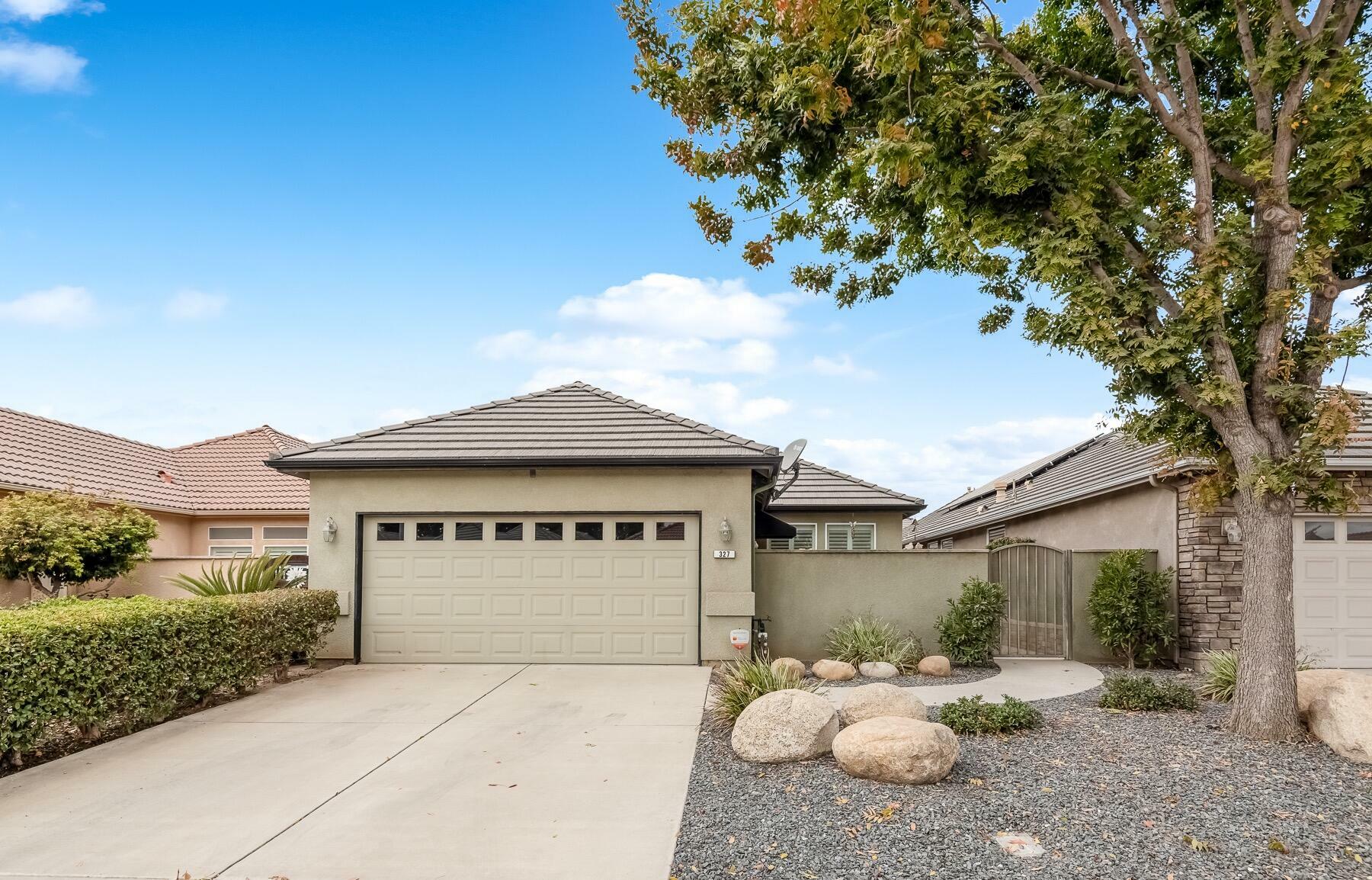 Property Photo:  327 S Holland Court  CA 93292 