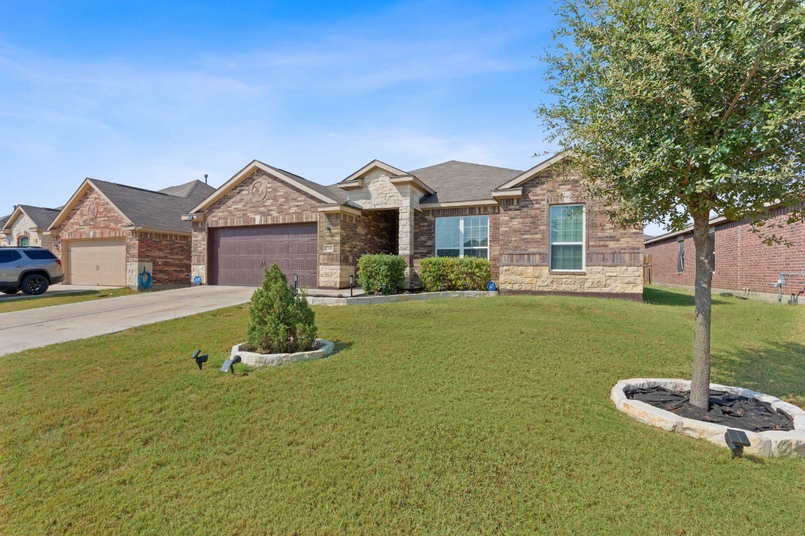 1336 Twin Estates Drive  Kyle TX 78640 photo