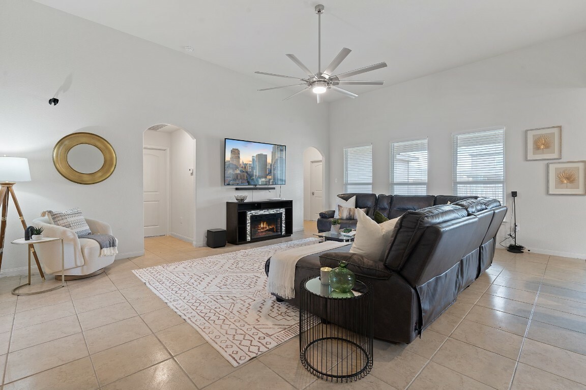 Property Photo: 1336 Twin Estates Drive TX 78640