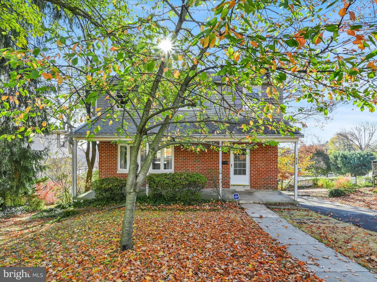 Property Photo:  924 Woodside Avenue  PA 19018 