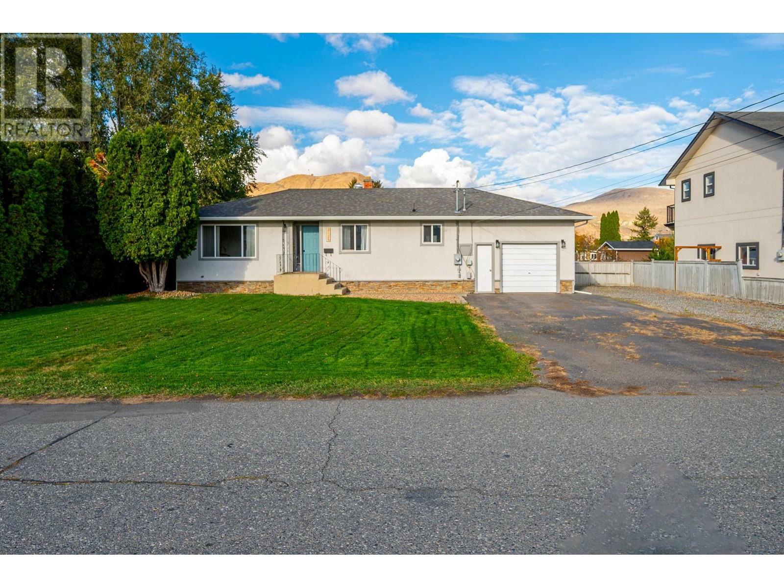 2128 Young Avenue  Kamloops BC V2B 4M6 photo