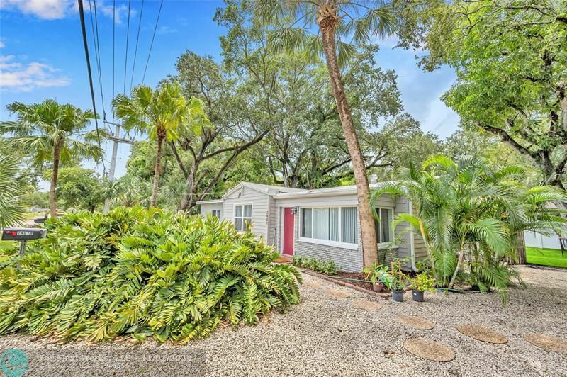 Property Photo:  2401 SW 15th Ave  FL 33315 