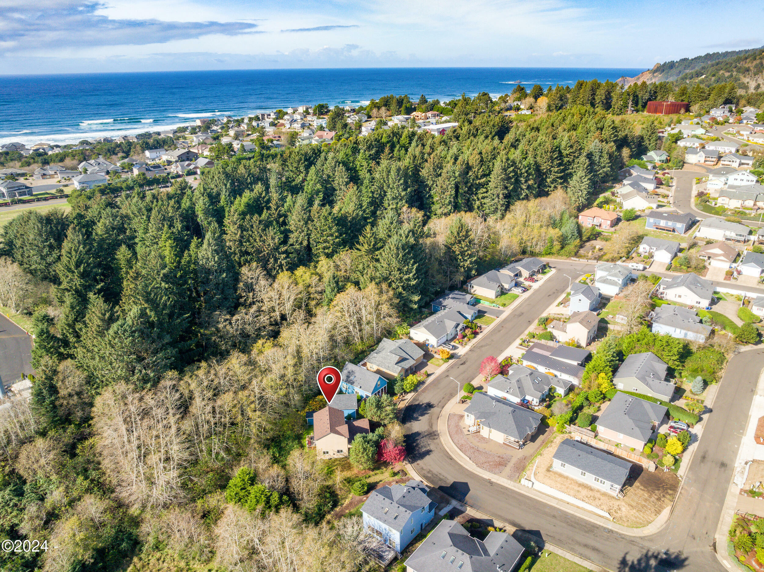 Property Photo: 4505 NE Tide Avenue OR 97367