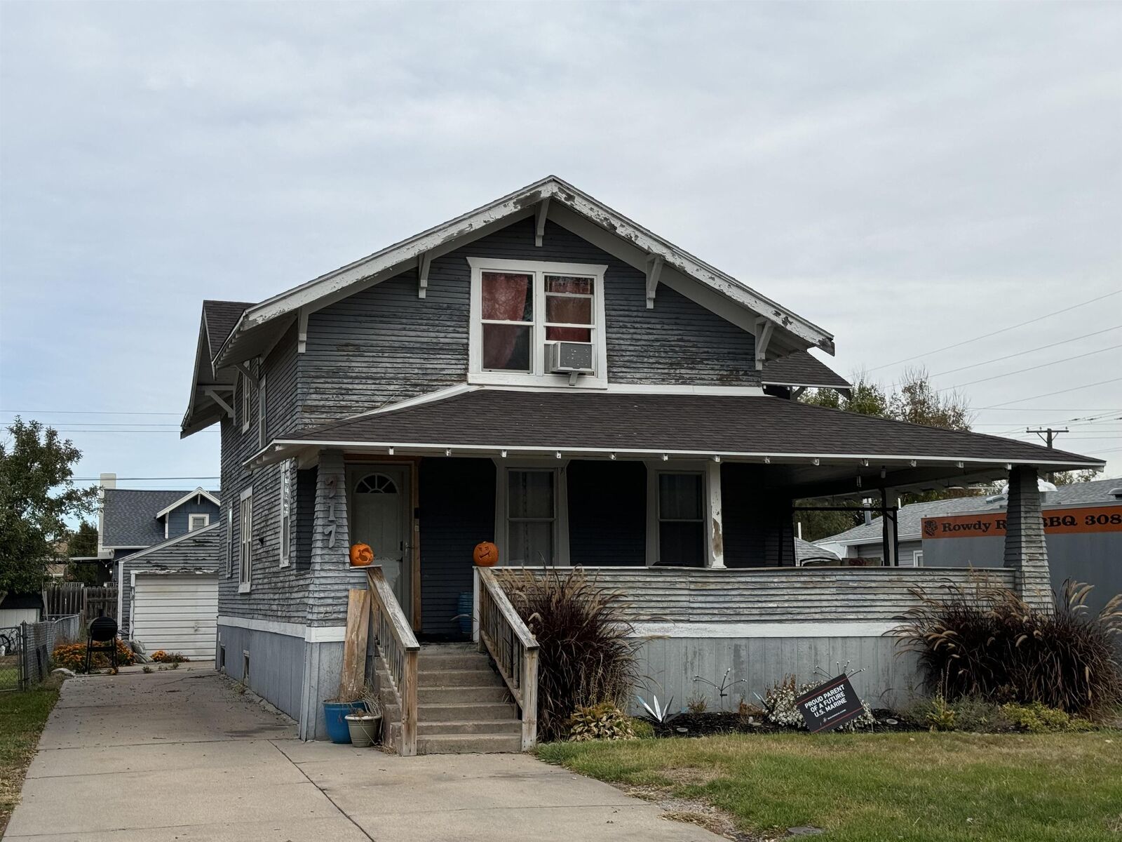Property Photo:  717 E 9th St.  NE 69101 