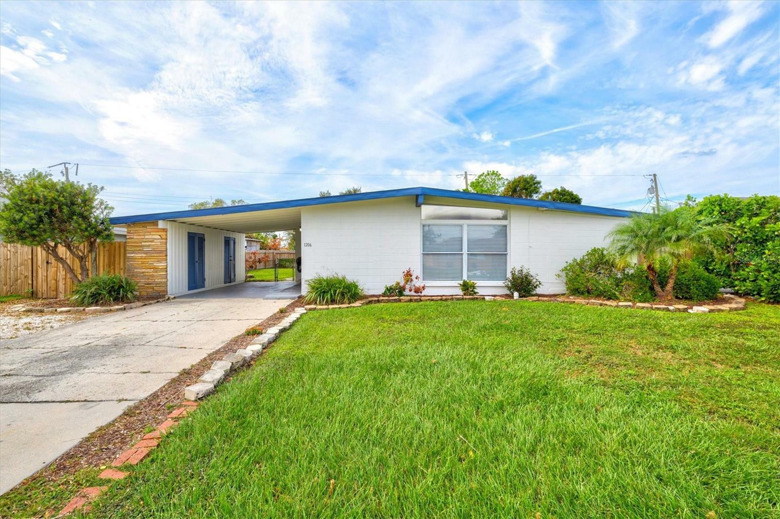 Property Photo:  1206 Harvard Avenue  FL 34207 