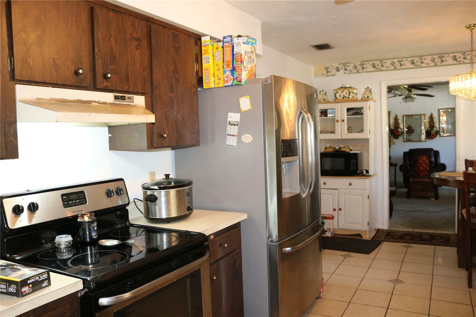 Property Photo: 1631 NW 43rd Avenue FL 32605