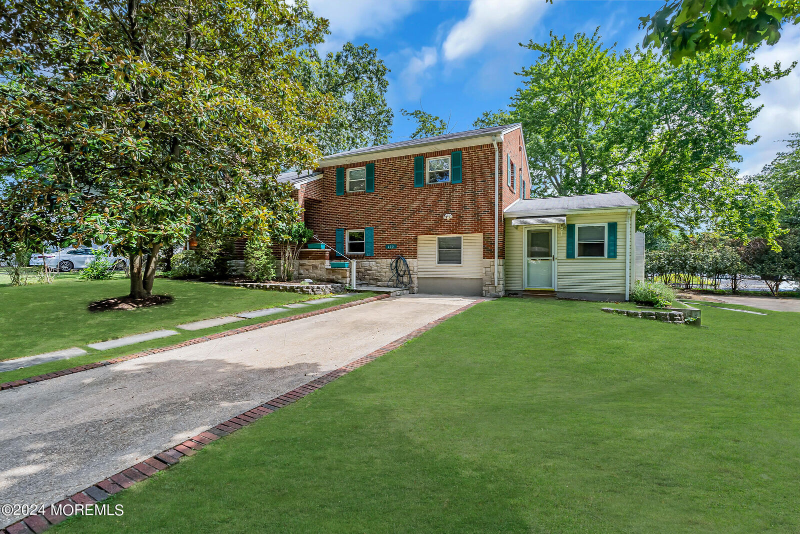 Property Photo:  