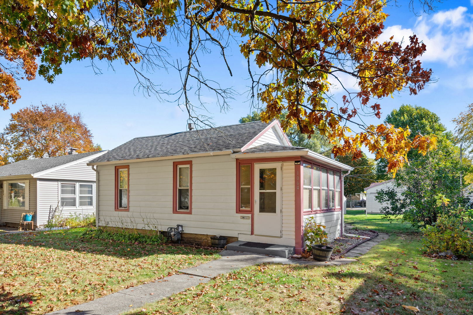 Property Photo:  1064 S 7th Avenue  IL 60901 