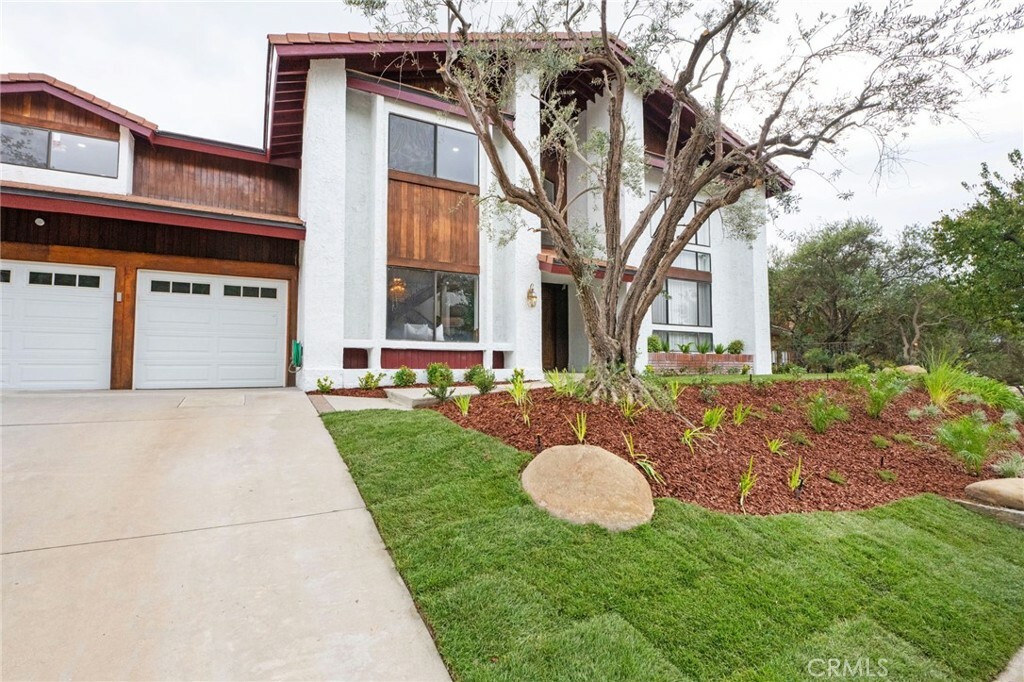 Property Photo:  2521 Flintridge Drive  CA 91206 