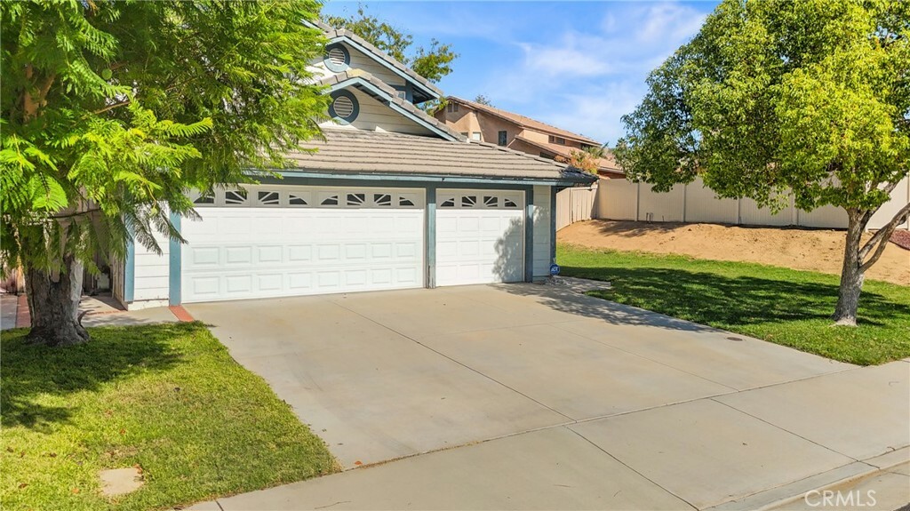 Property Photo:  10700 Breezy Meadow Drive  CA 92557 