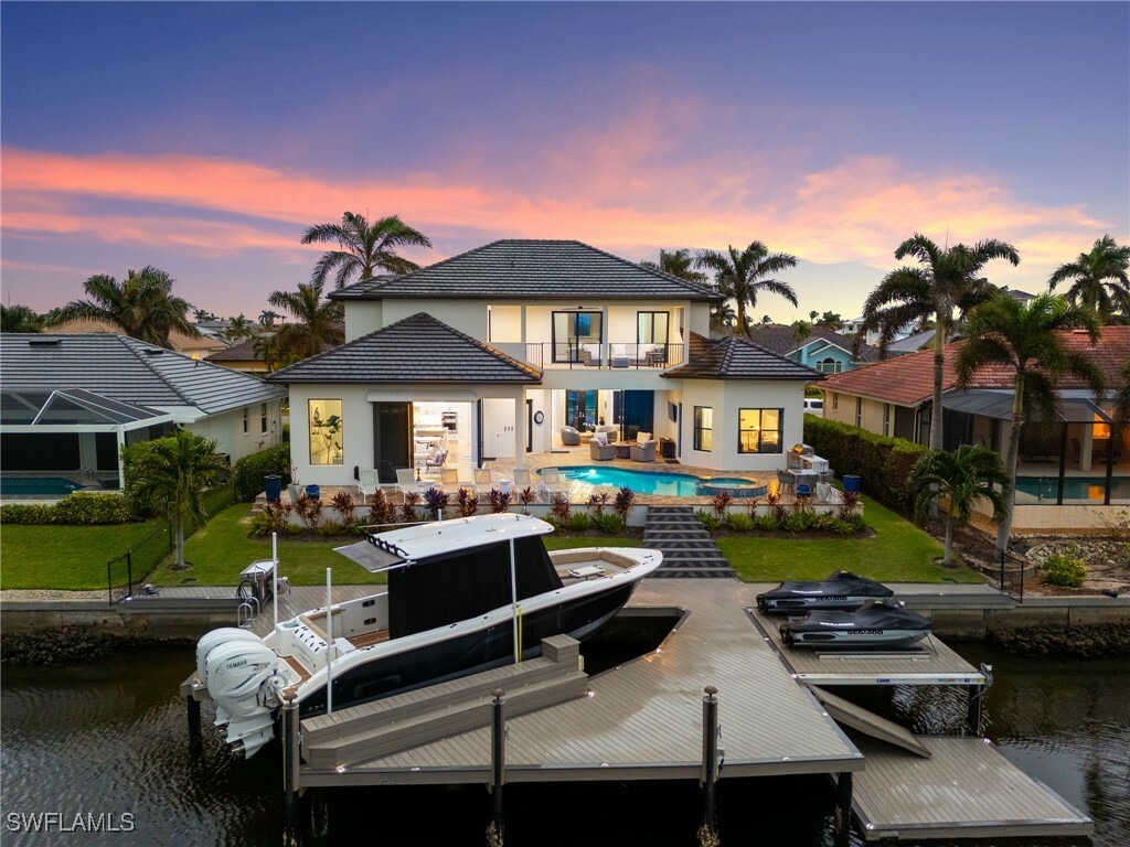 Property Photo: 258 Capistrano Court FL 34145