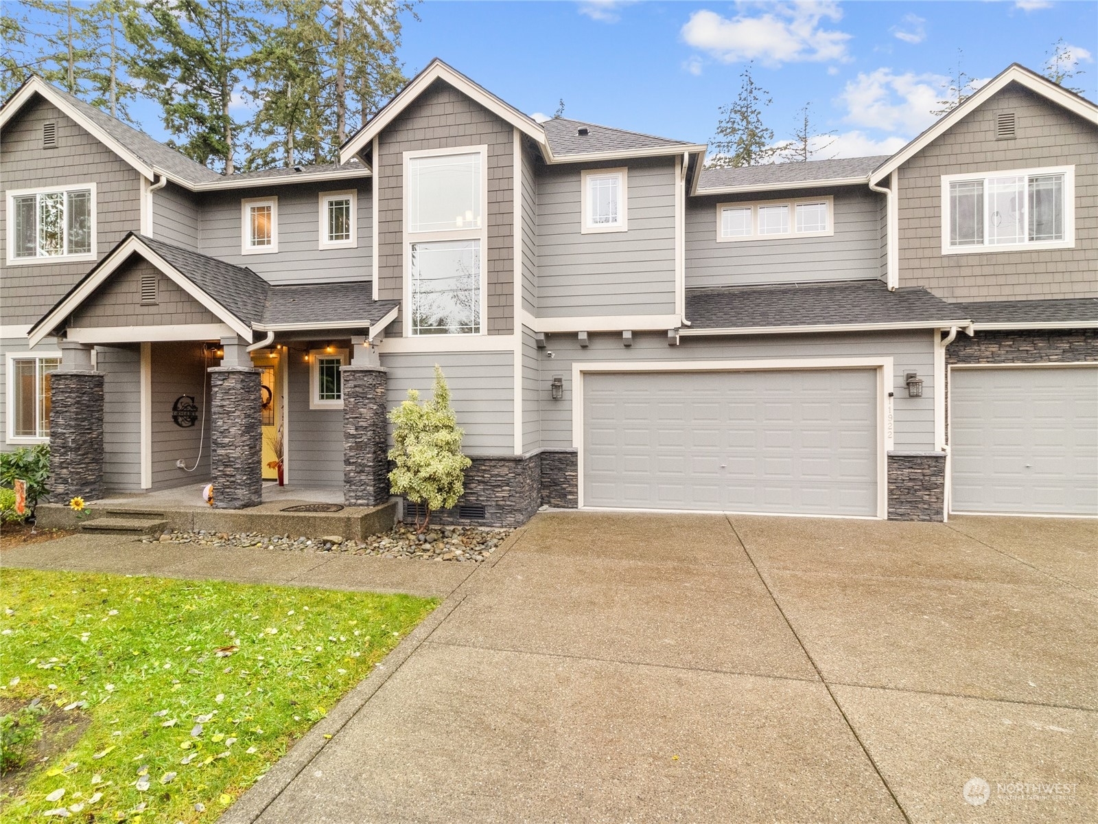 Property Photo:  11922 62nd Avenue E  WA 98373 