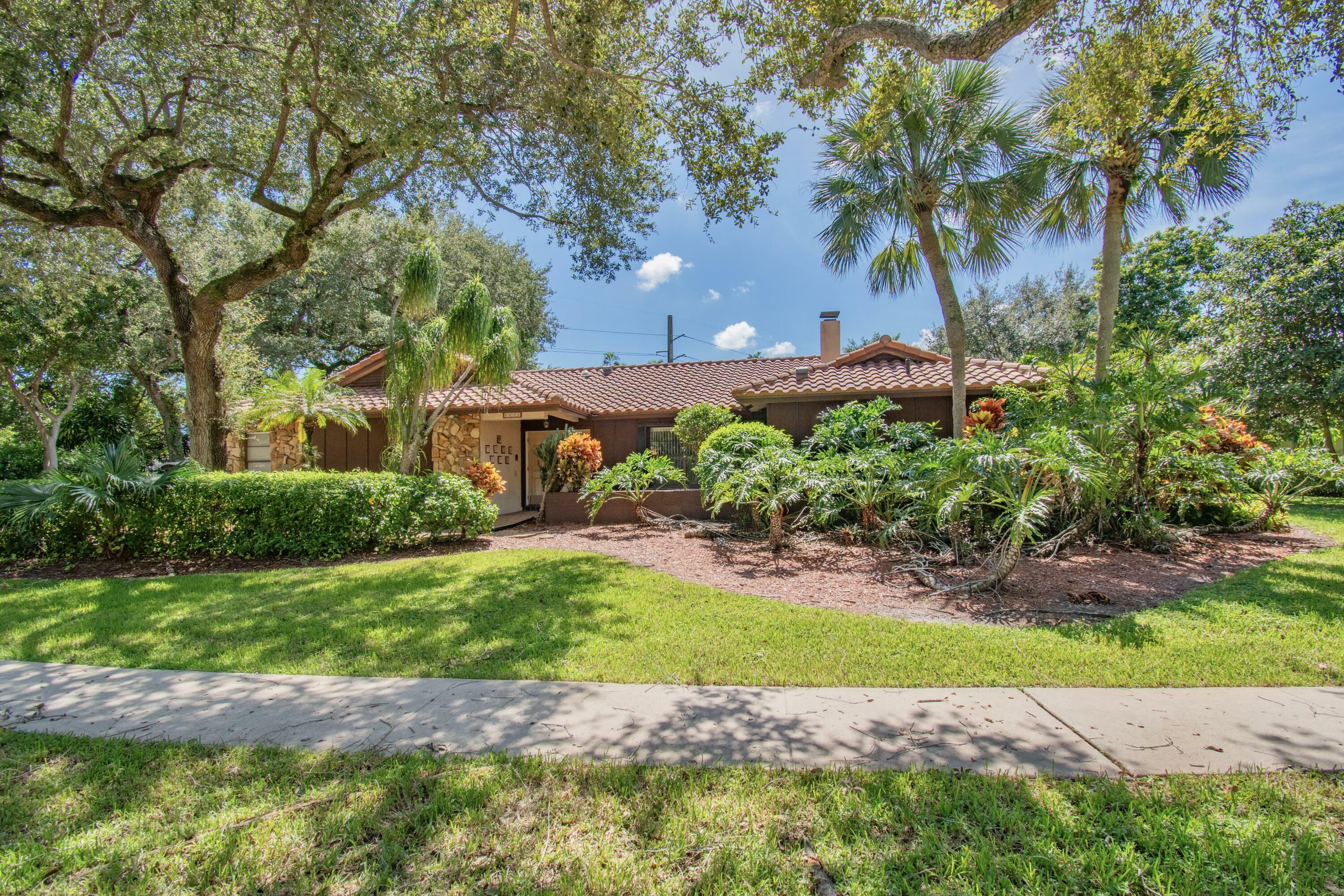 Property Photo:  6606 S Grande Drive  FL 33433 