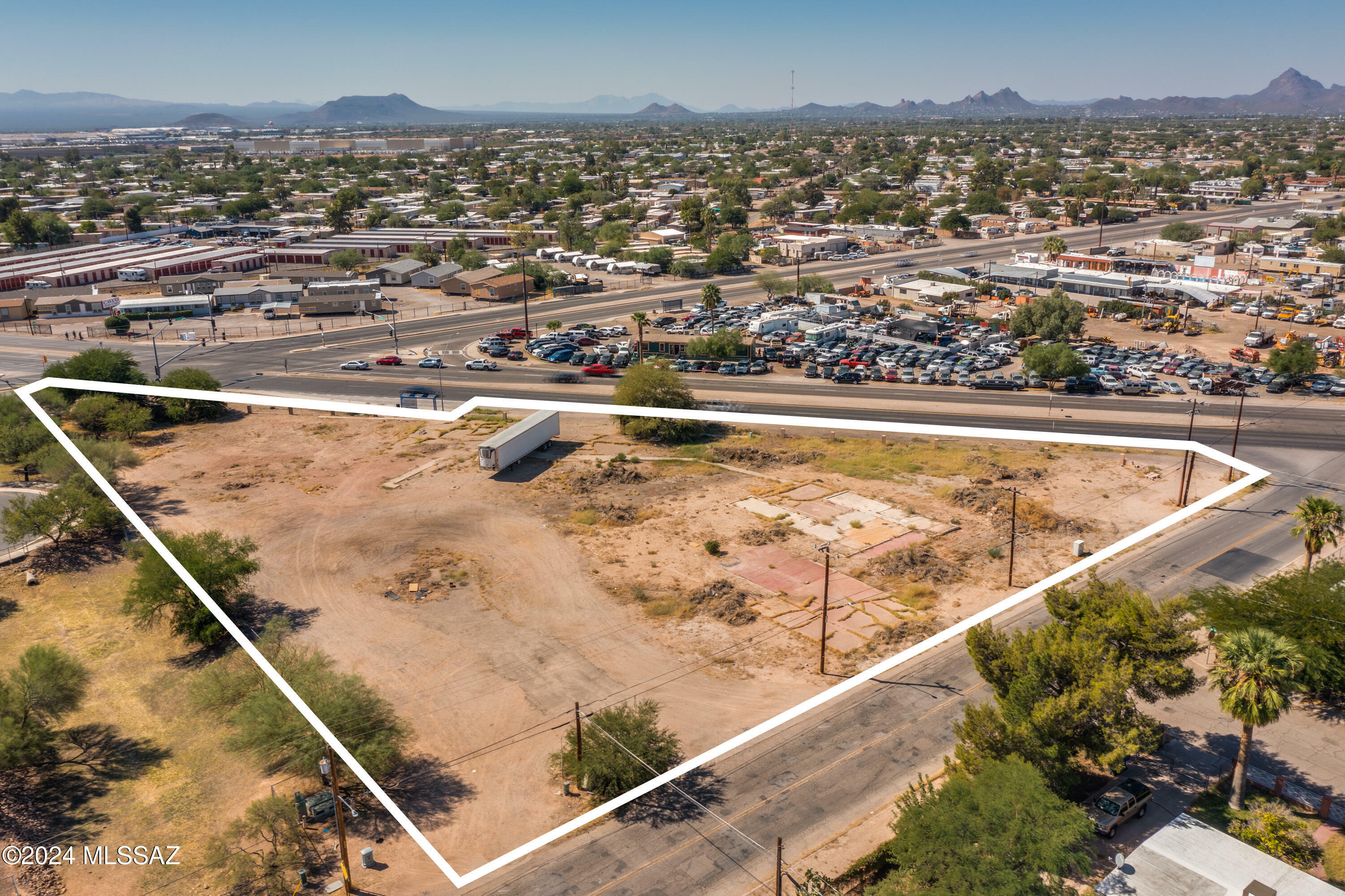 Property Photo:  3502 E Felix Boulevard  AZ 85706 