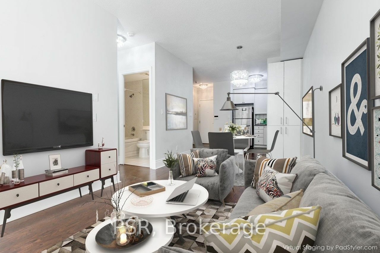 Property Photo:  3880 Duke Of York Blvd 208  ON L5B 4M7 