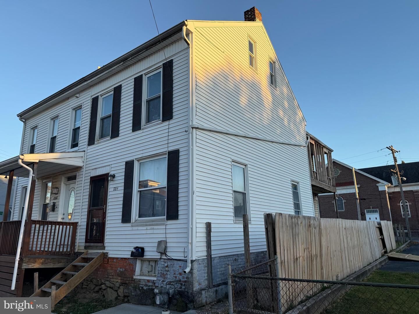 Property Photo:  884 E Poplar Street  PA 17403 