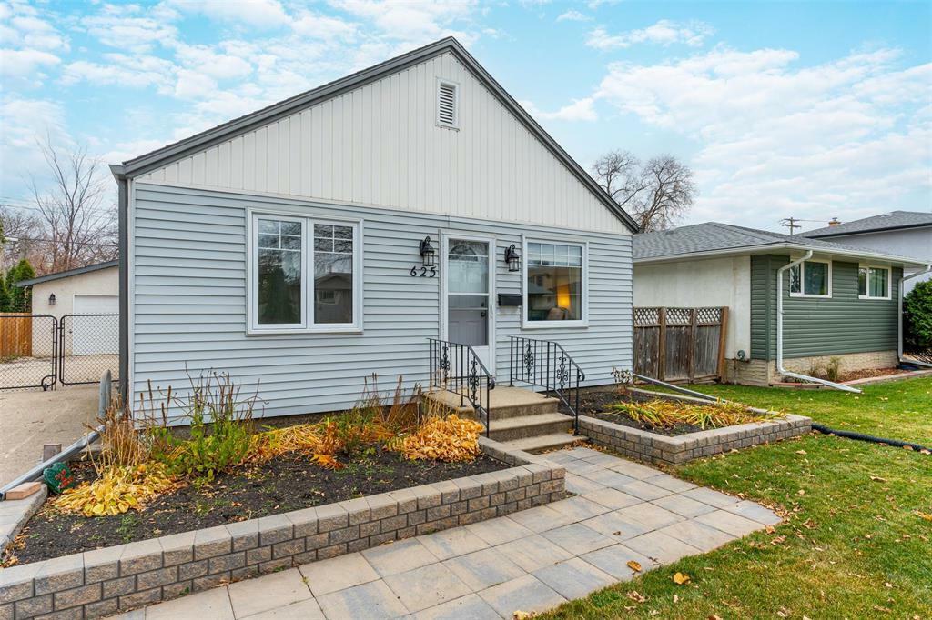 Property Photo:  625 Parkhill Street  MB R2Y 0V2 