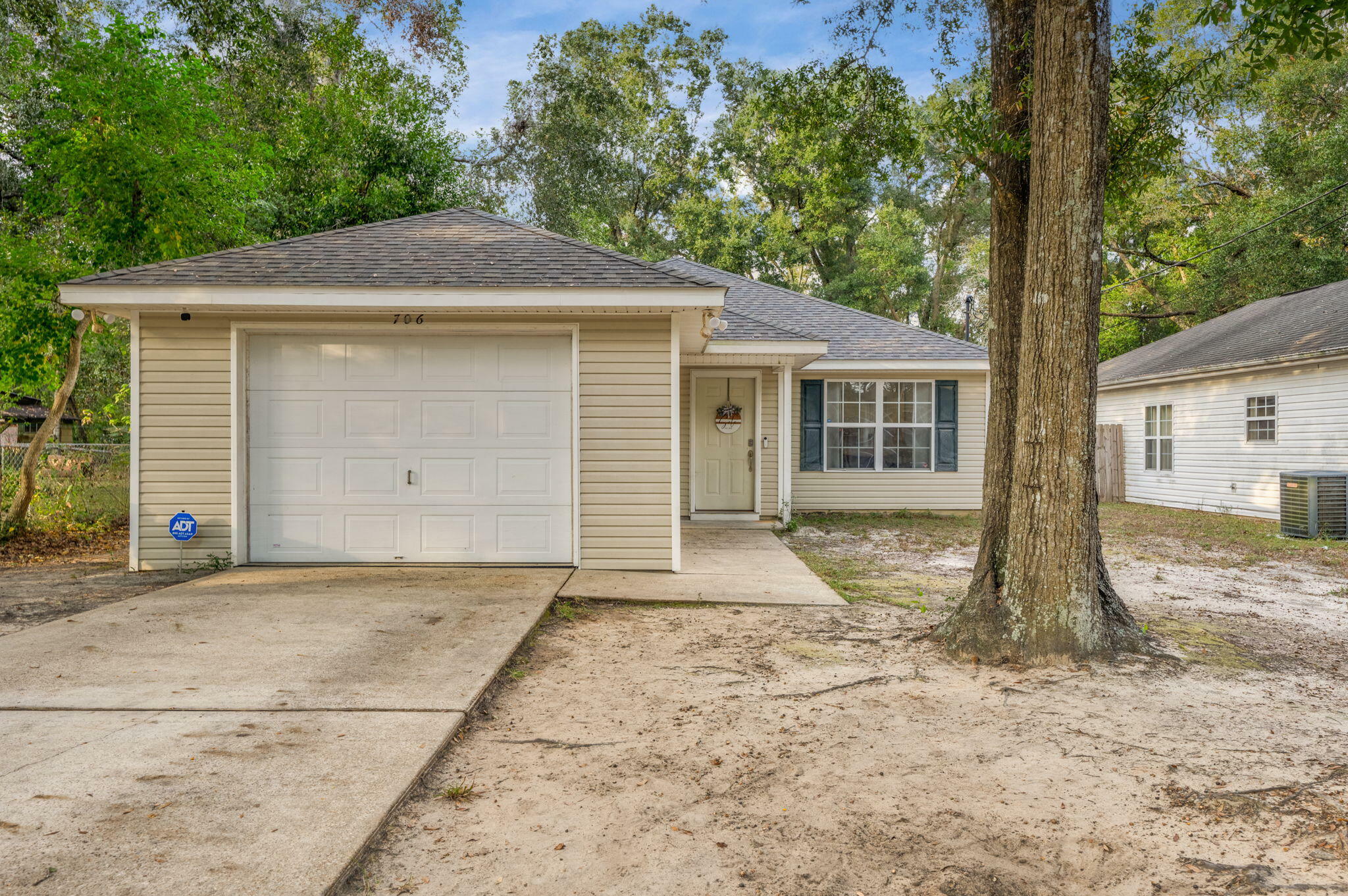 Property Photo: 706 Brock Avenue FL 32539