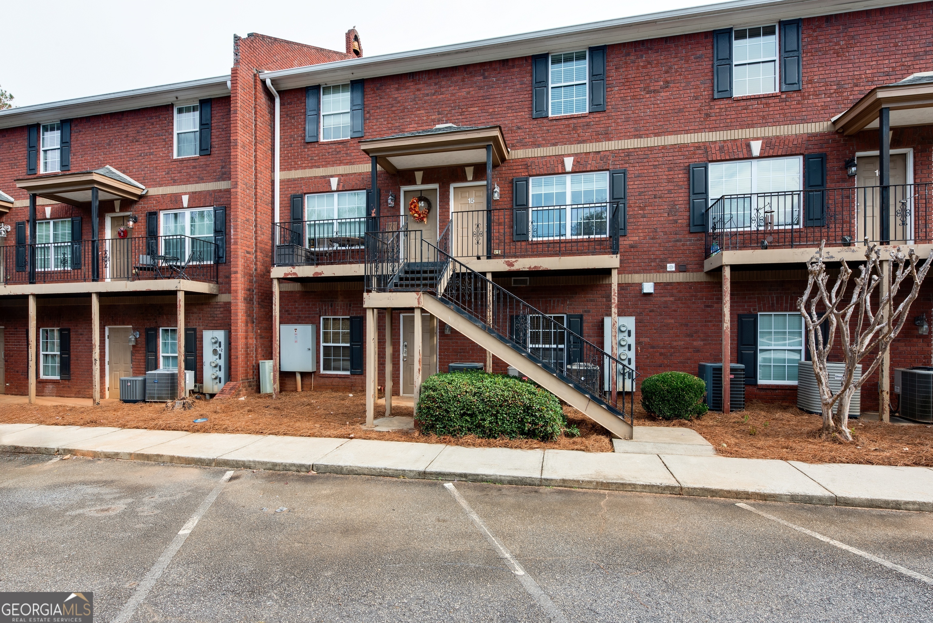 Property Photo:  105 Whitehead Road Apt 15  GA 30606 