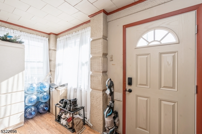 Property Photo:  33 Union St Hm  NJ 07074 