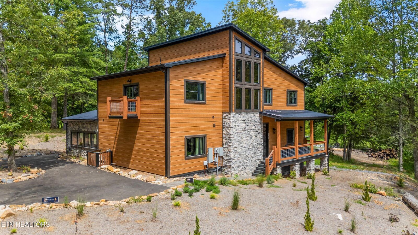 Property Photo: 2215 Sawmill Cove Drive TN 37862