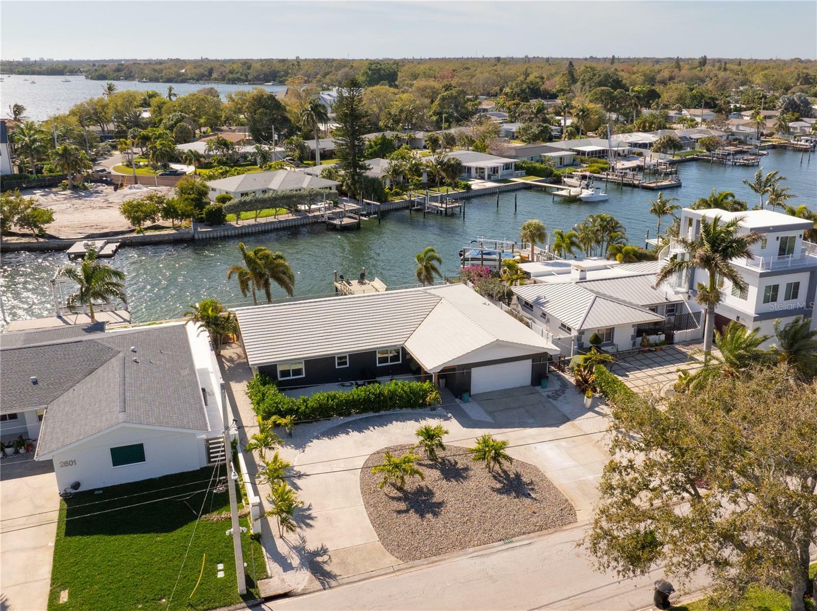 2599 W Bay Isle Drive SE  St Petersburg FL 33705 photo