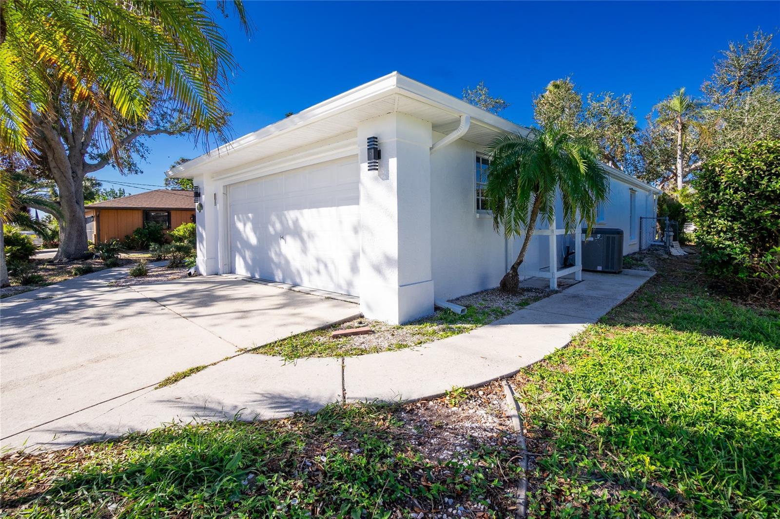 Property Photo: 217 Rotonda Circle FL 33947