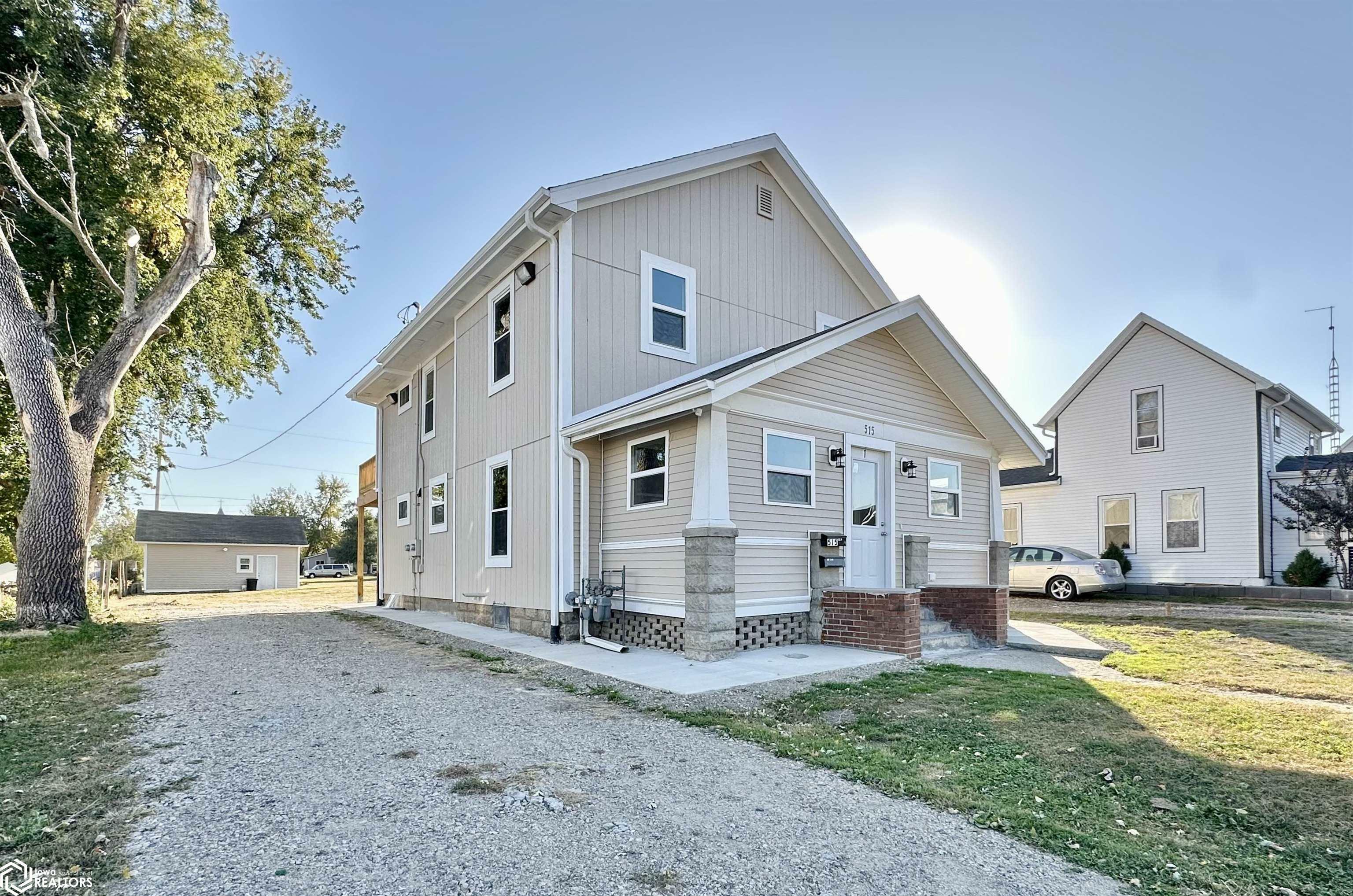 Property Photo:  515 Woodbury Street  IA 50158 