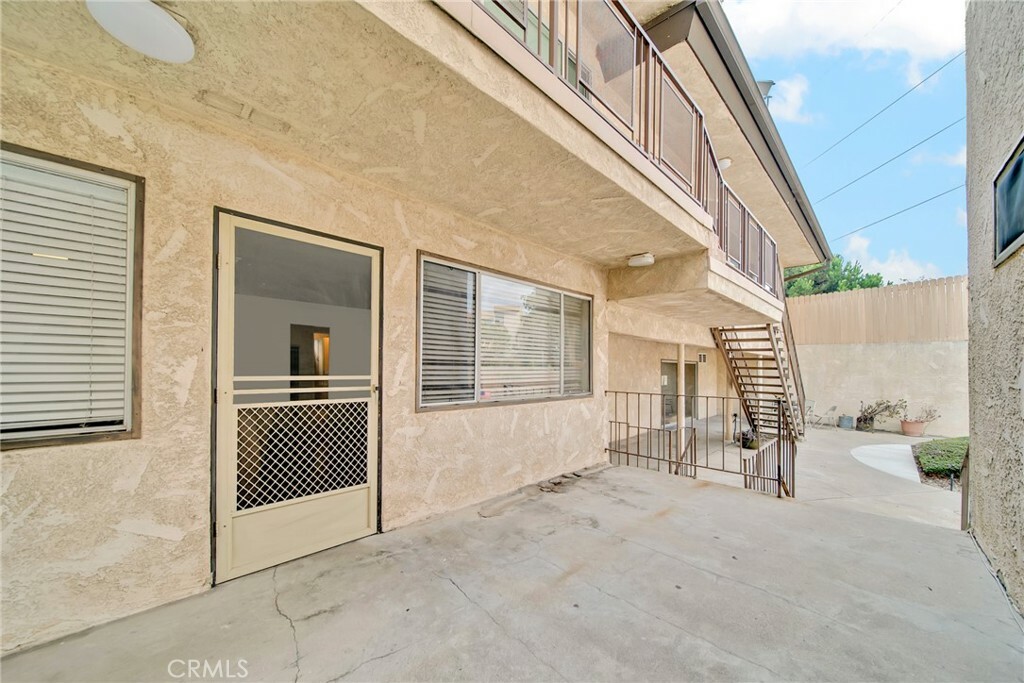 Property Photo:  7000 S La Cienega Boulevard 10  CA 90302 