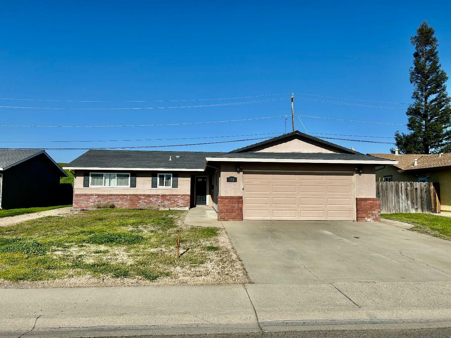 Property Photo:  911 Toddwick Avenue  CA 95901 