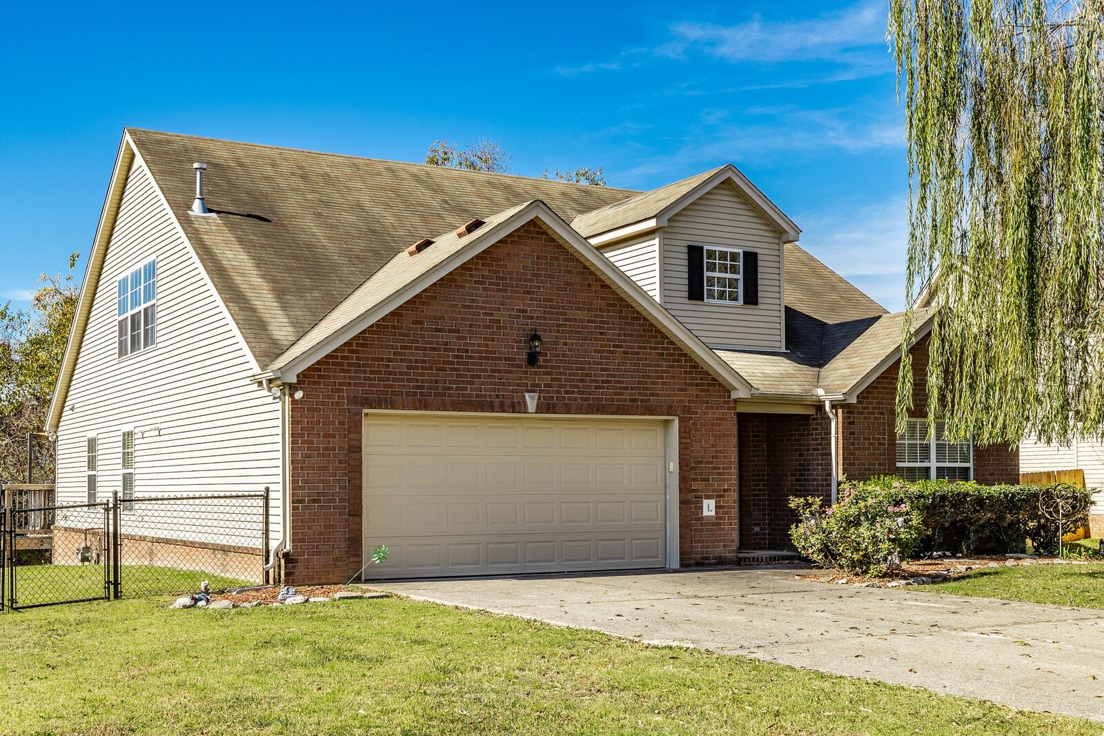 Property Photo:  1318 Knoll Ln  TN 37087 