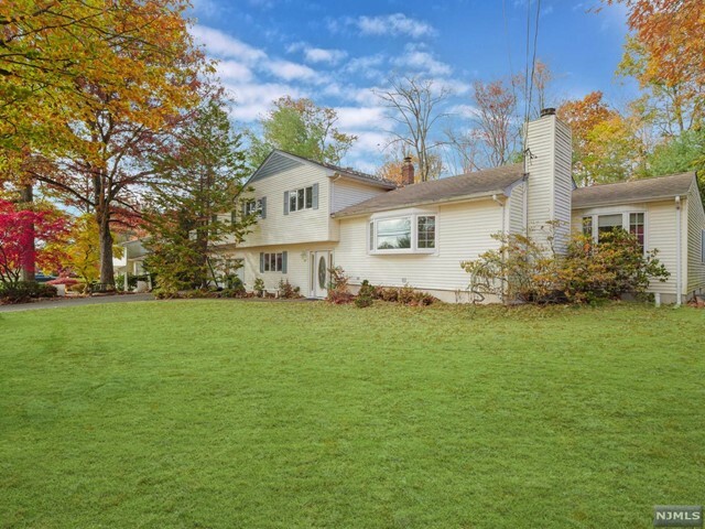 Property Photo:  39 Braemar Drive  NJ 07470 