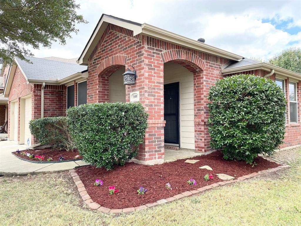 Property Photo:  1608 Cardinal Way  TX 76227 