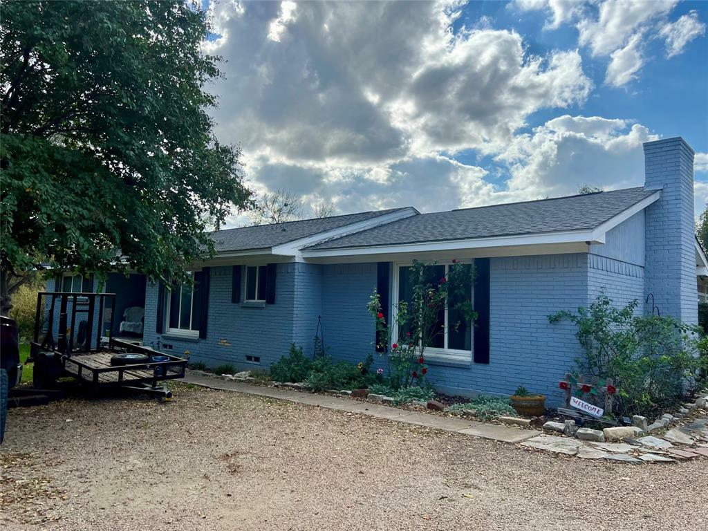 Property Photo:  207 Ovilla Road  TX 75167 