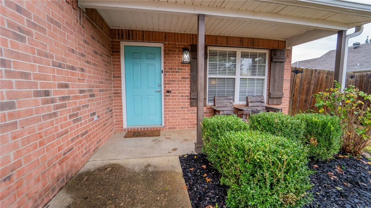 Property Photo:  1015 S Regency Drive  AR 72701 