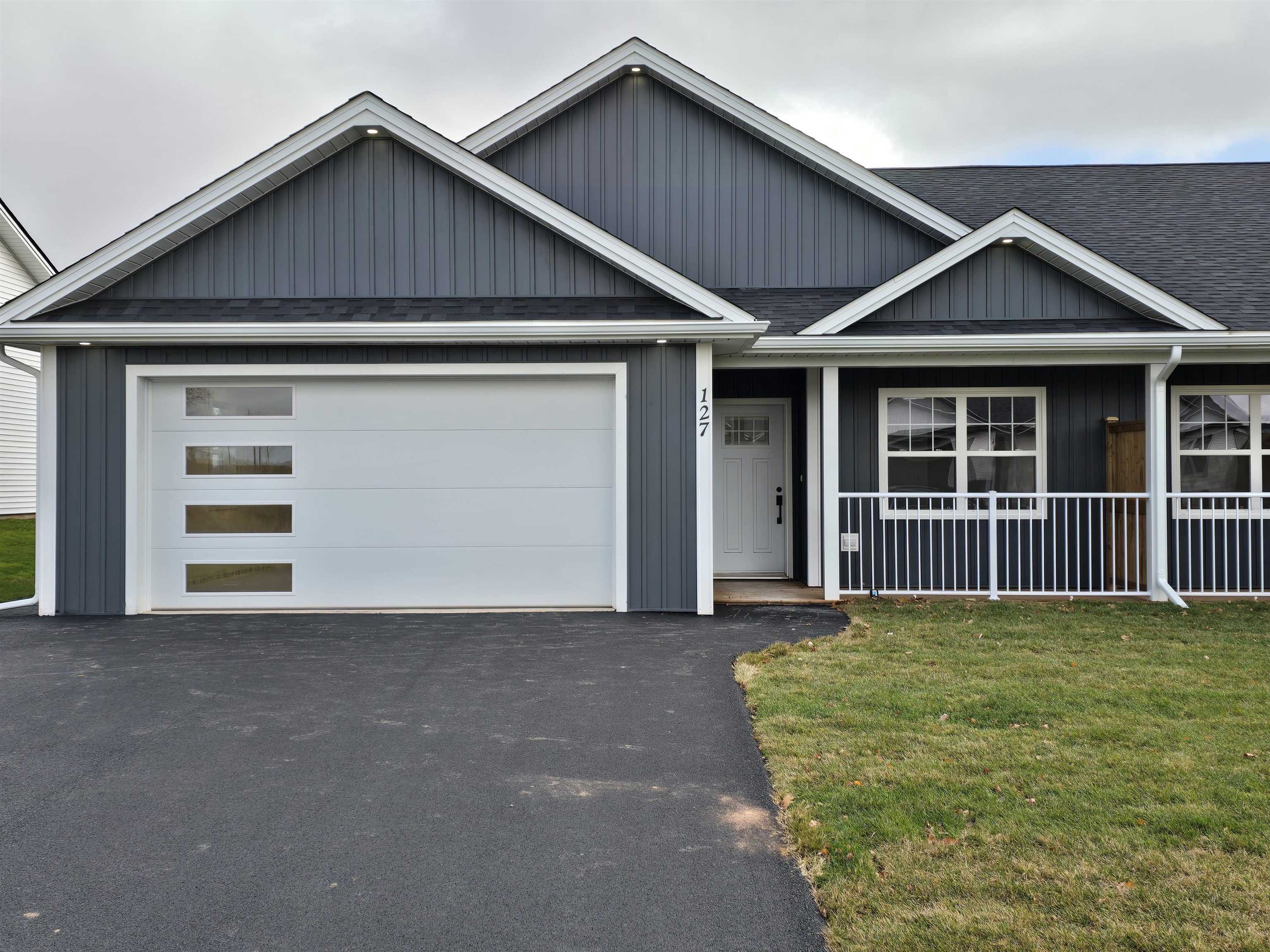 Property Photo:  127 Fairdale Drive  PE C1C 0Y7 