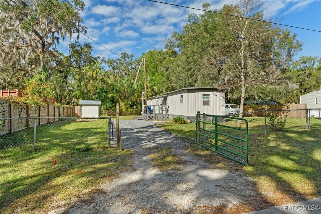 Property Photo:  22 Pine Street  FL 34449 