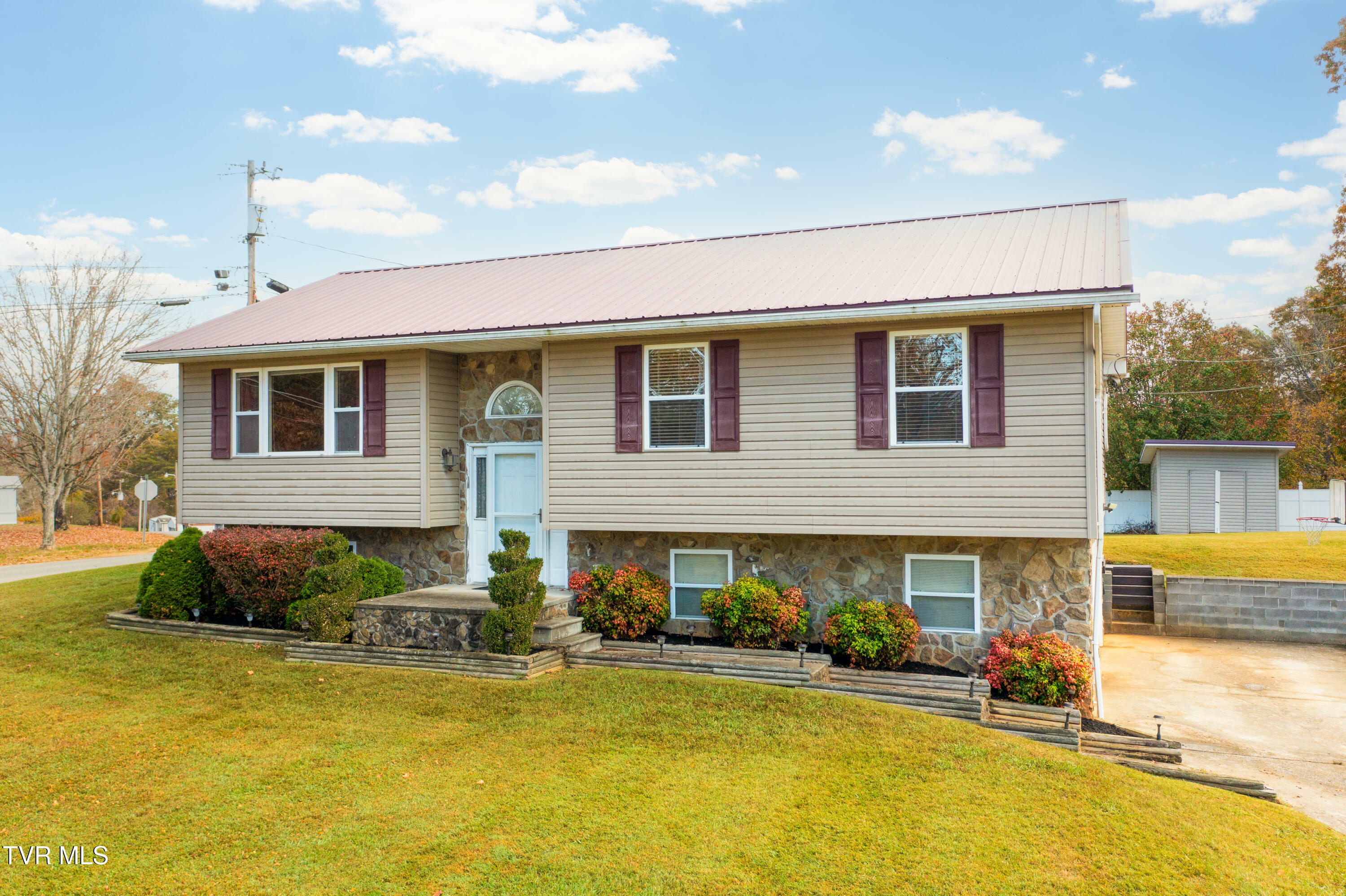 145 Linda Heights Lane  Fall Branch TN 37656 photo