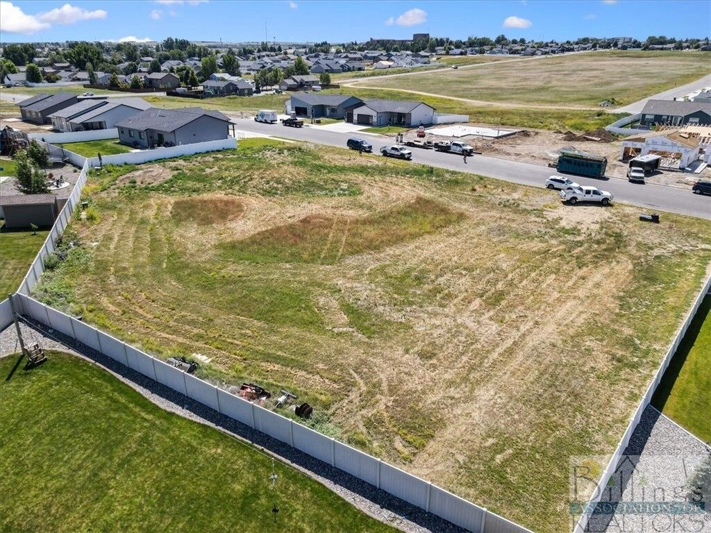 Property Photo: 2027 Gleneagles Boulevard MT 59105