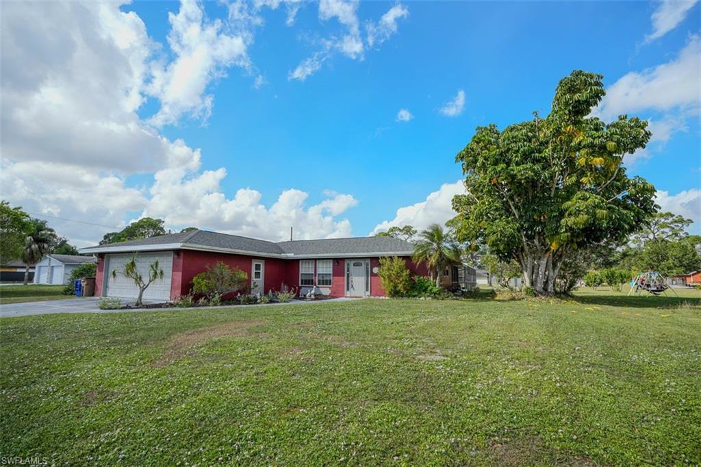 Property Photo:  21 Clayton Ave  FL 33936 