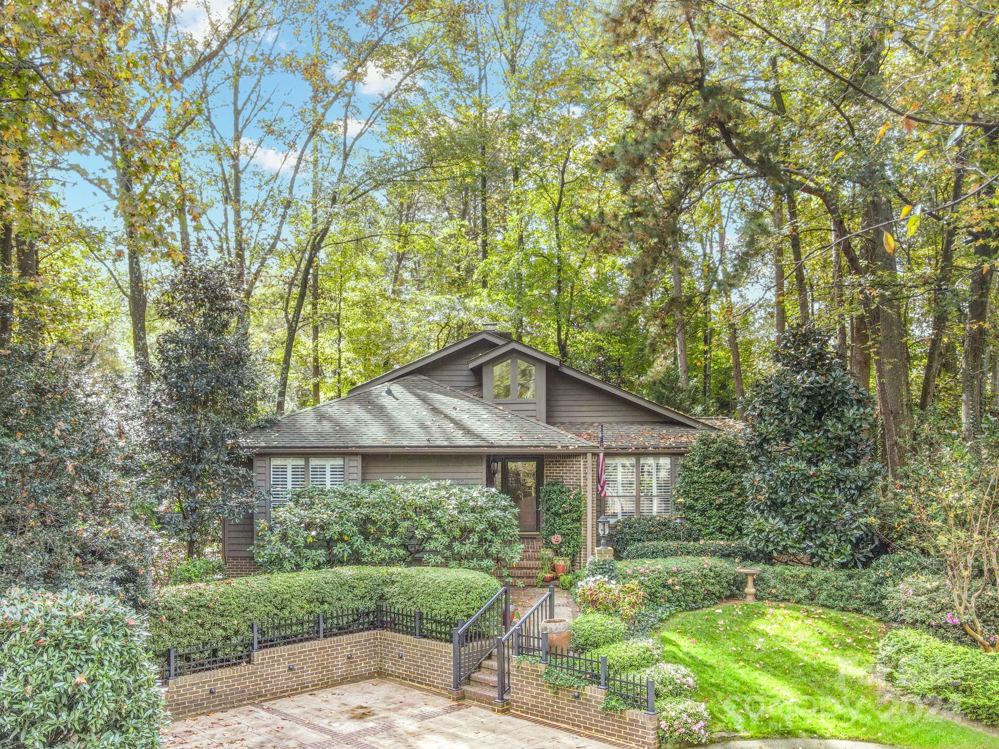 Property Photo:  250 Spinnaker Court  NC 28036 