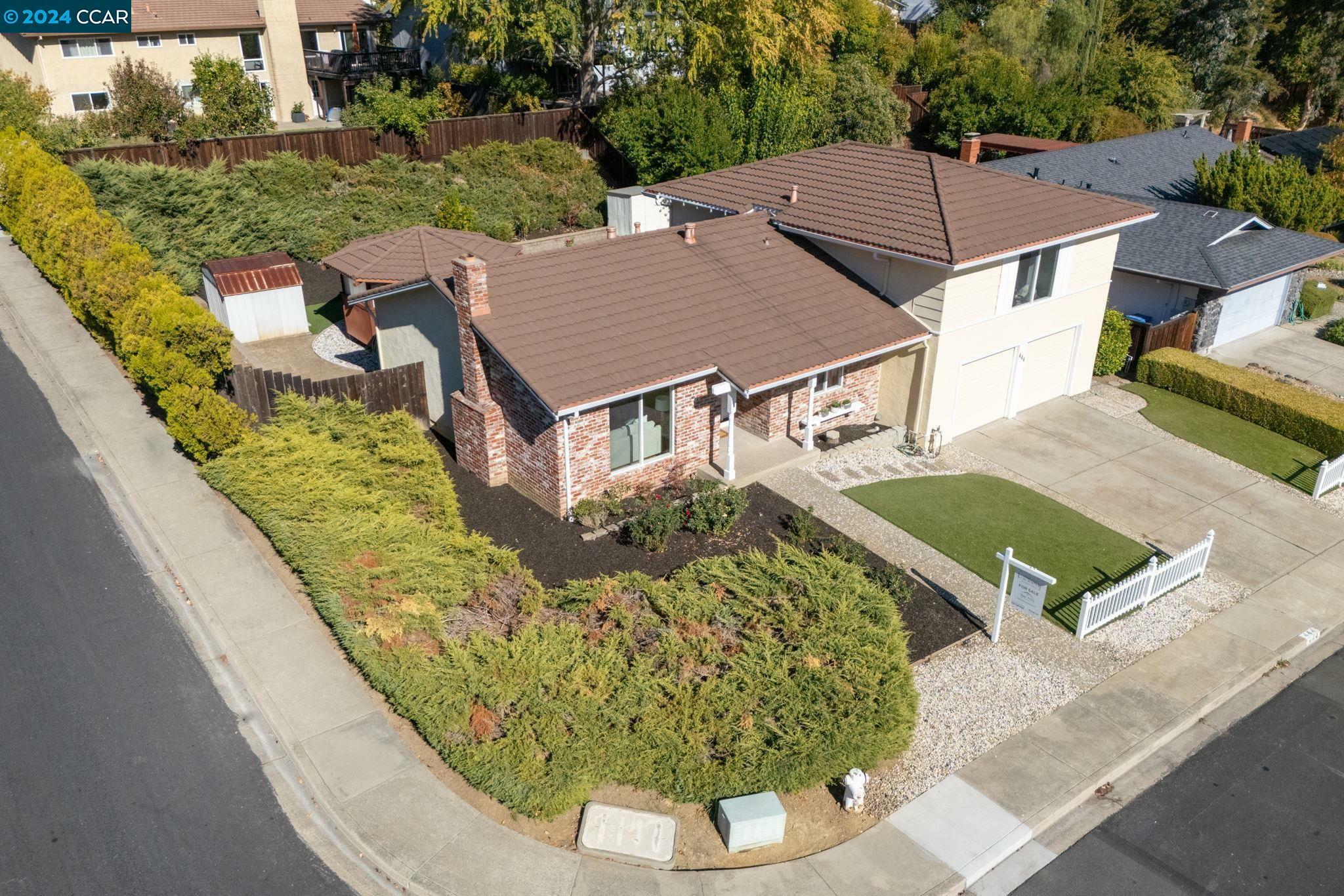 Property Photo:  444 Donegal Way  CA 94549 