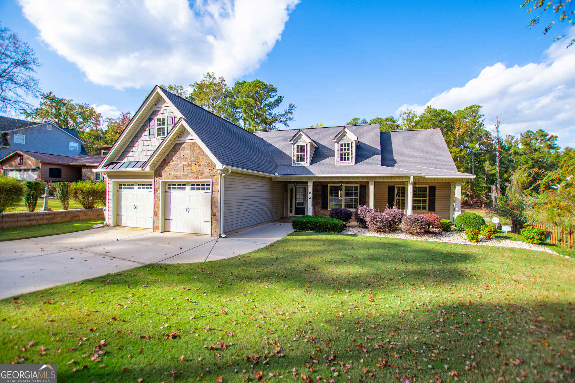 Property Photo:  1014 Lakeview Parkway  GA 30180 